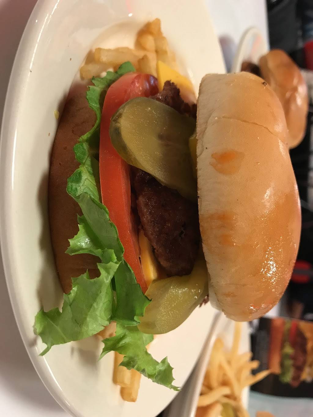 Steak n Shake | restaurant | 5901 University Dr, Huntsville, AL 35806, USA | 2564176751 OR +1 256-417-6751