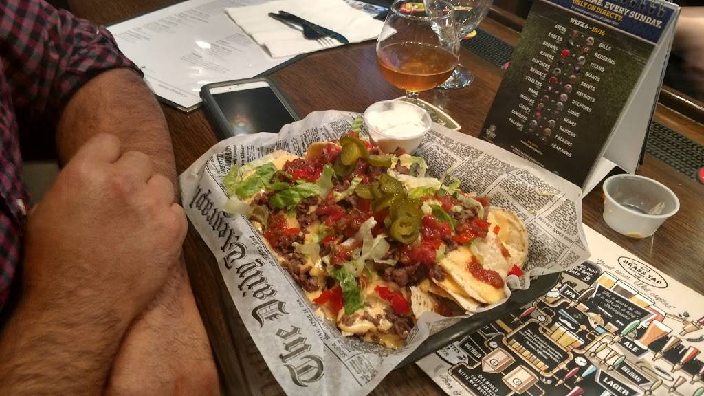 The Brass Tap | restaurant | 901 Houston St, Fort Worth, TX 76102, USA | 8178703838 OR +1 817-870-3838