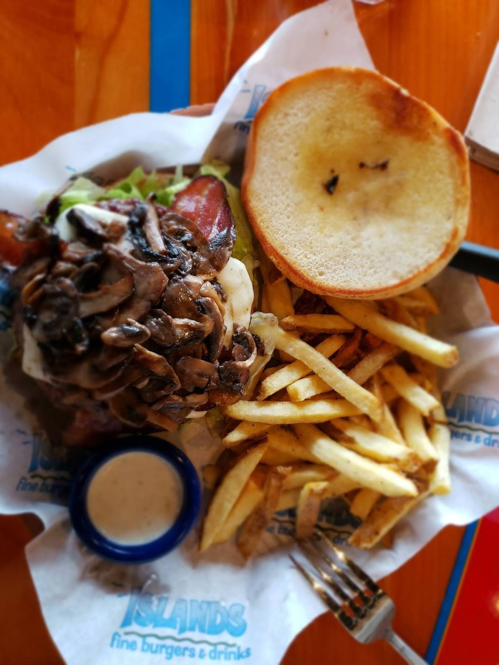 Islands Restaurant Anaheim Hills | restaurant | 105 S Festival Dr, Anaheim, CA 92808, USA | 7149745709 OR +1 714-974-5709