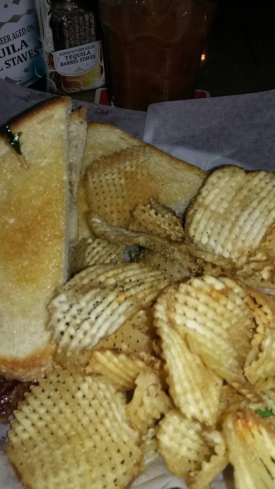 South Gate Saloon | restaurant | 4350 IL-161, Belleville, IL 62221, USA | 6185660265 OR +1 618-566-0265