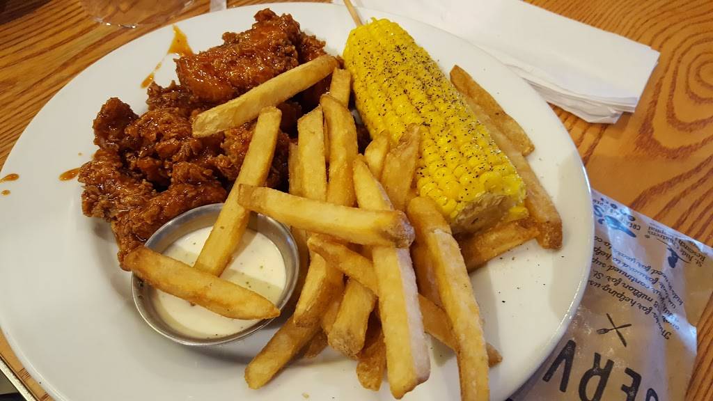 Chilis Grill & Bar | restaurant | 4609 Poplar Ave, Memphis, TN 38117, USA | 9016852257 OR +1 901-685-2257