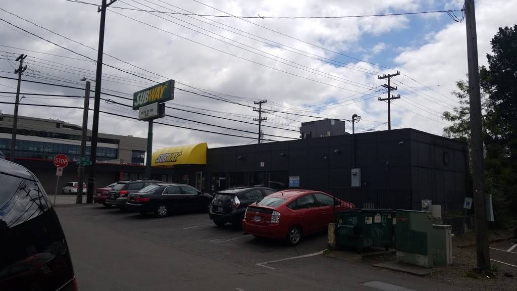 Subway | meal takeaway | 5603 4th Ave S, Seattle, WA 98108, USA | 2067624110 OR +1 206-762-4110