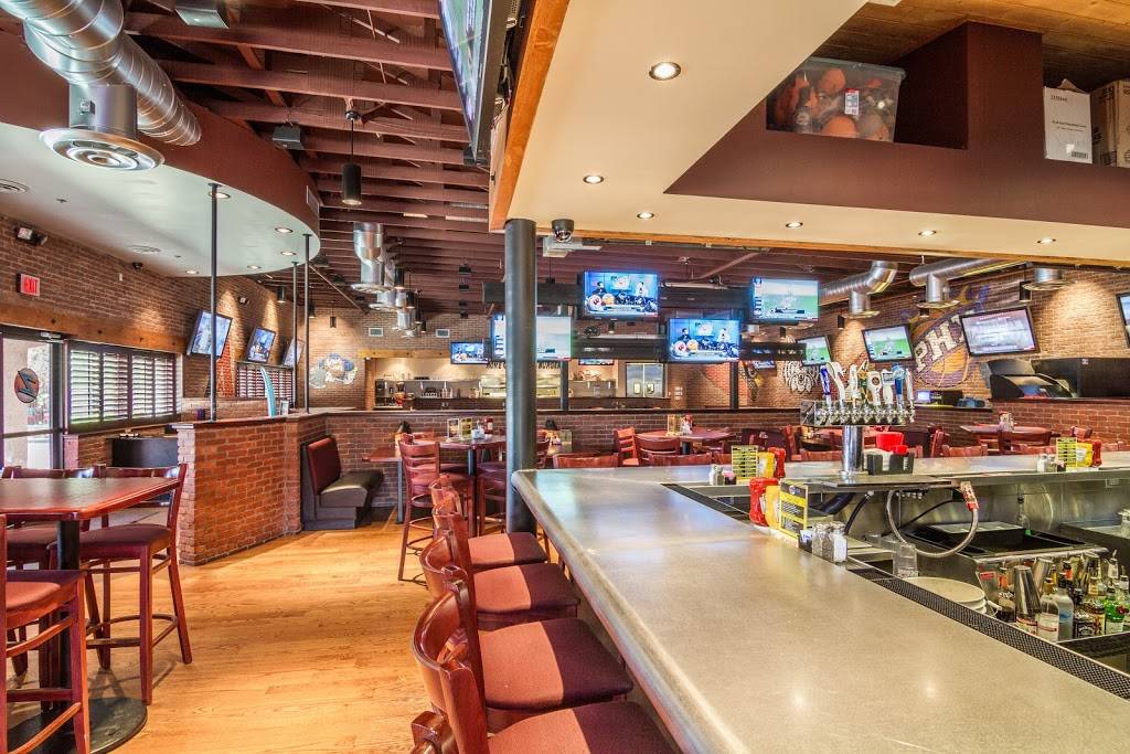 Zipps Sports Grill | restaurant | 1515 E Bethany Home Rd #100, Phoenix, AZ 85014, USA | 6022661600 OR +1 602-266-1600
