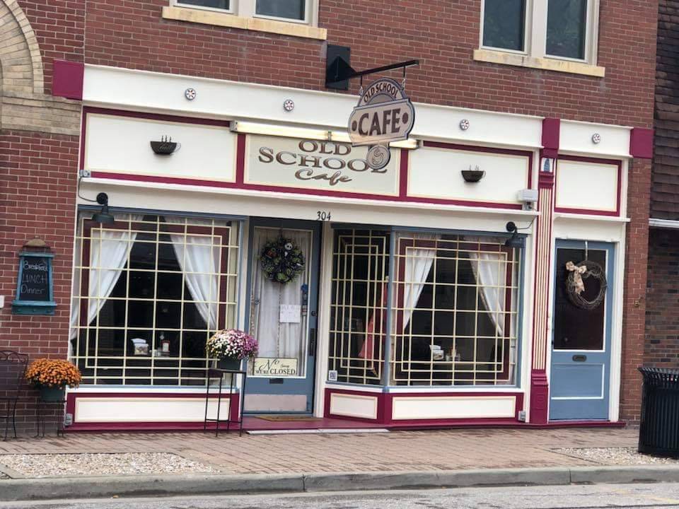 Old School Cafe and Bakery | restaurant | 304 E 4th St, Huntingburg, IN 47542, USA | 8126834392 OR +1 812-683-4392