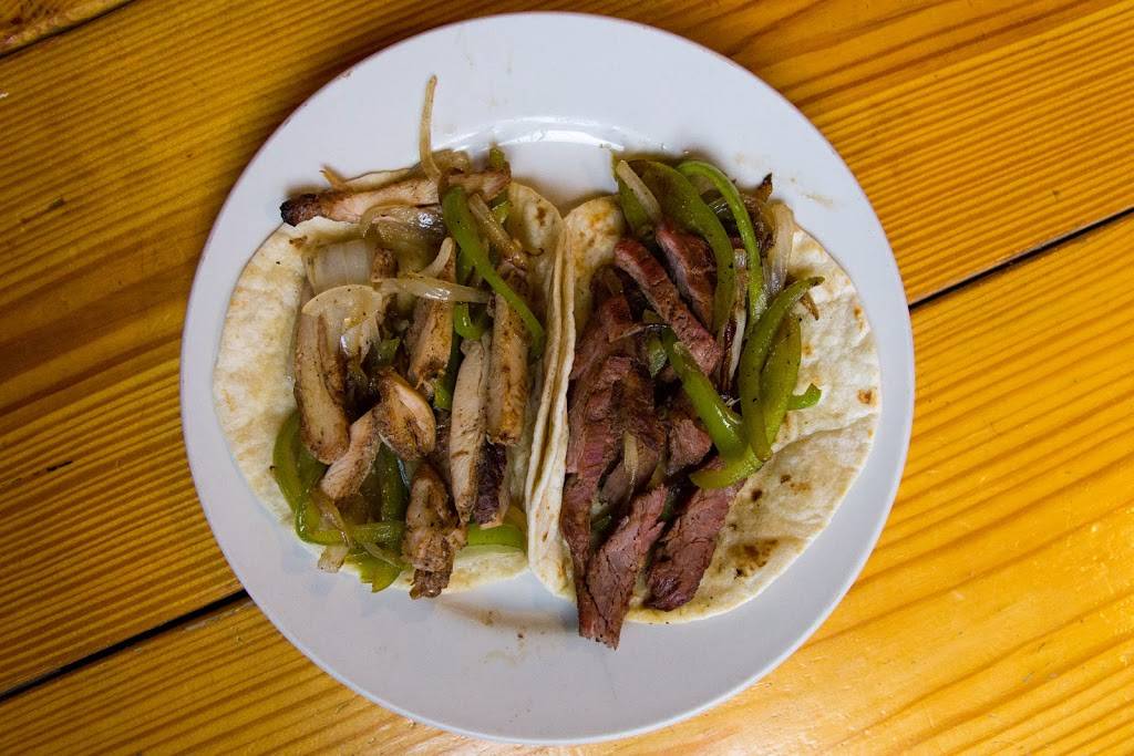 Sideliners Grill | restaurant | 15630 Henderson Pass, San Antonio, TX 78232, USA | 2104040121 OR +1 210-404-0121