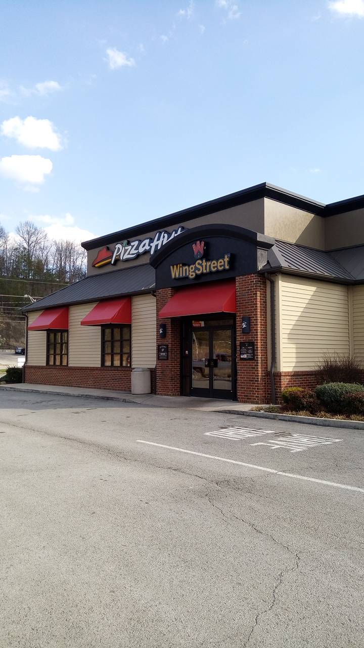 Pizza Hut | meal takeaway | 725 US-25E Scenic, Middlesboro, KY 40965, USA | 6062487338 OR +1 606-248-7338