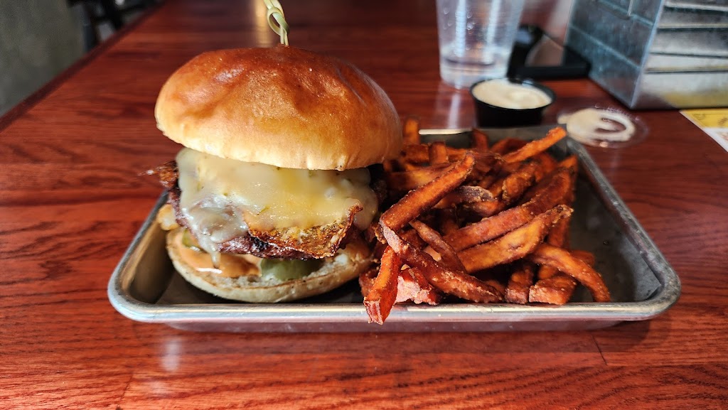 Brown Bag Burger + Bar Flagstaff, AZ | restaurant | 824 W Rte 66 unit b1, Flagstaff, AZ 86001, USA | 9284403810 OR +1 928-440-3810