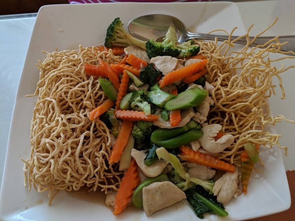 Krystal Thai | restaurant | 230 W Virginia St, Crystal Lake, IL 60014, USA | 8154440004 OR +1 815-444-0004