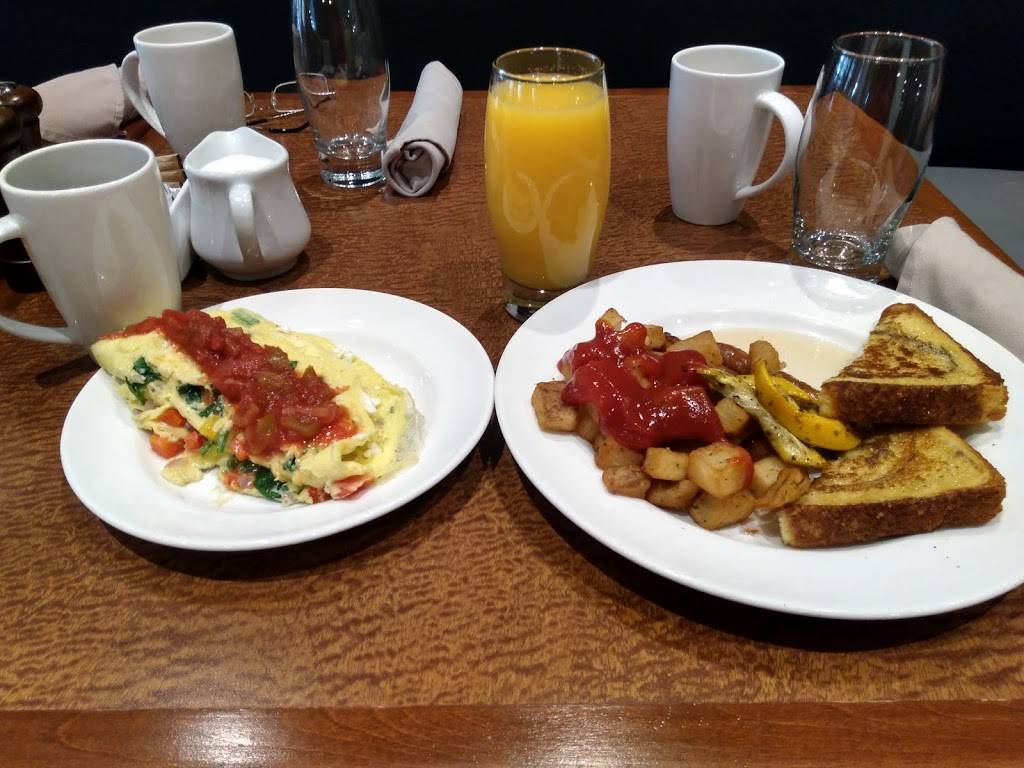 Olio Mediterranean Grille | restaurant | 801 Dixon Rd, Etobicoke, ON M9W 1J5, Canada | 4162137504 OR +1 416-213-7504