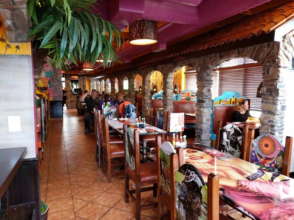 Los Tres Amigos Chelsea | restaurant | 350 N Main St Ste. 200, Chelsea, MI 48118, USA | 7345939166 OR +1 734-593-9166