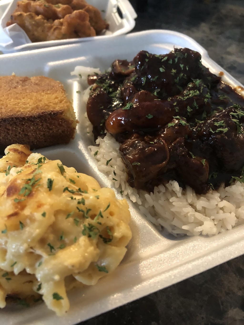 Kiss My Grits Kitchen | restaurant | 640 Douglas Rd, Opa-locka, FL 33054, USA | 3057644005 OR +1 305-764-4005