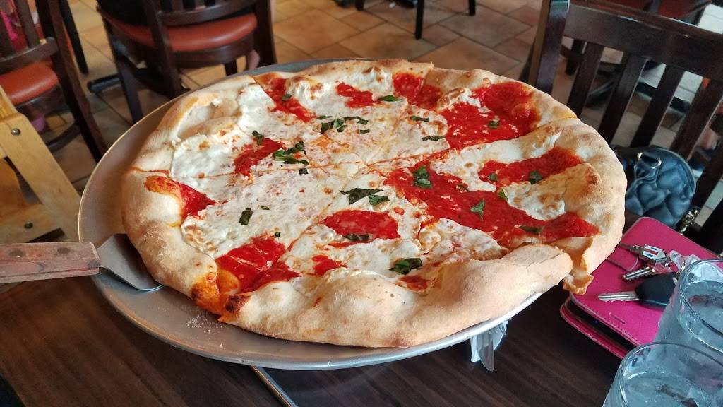 Salvos Pizzabar | restaurant | 1477 York Ave, New York, NY 10075, USA | 6465901925 OR +1 646-590-1925