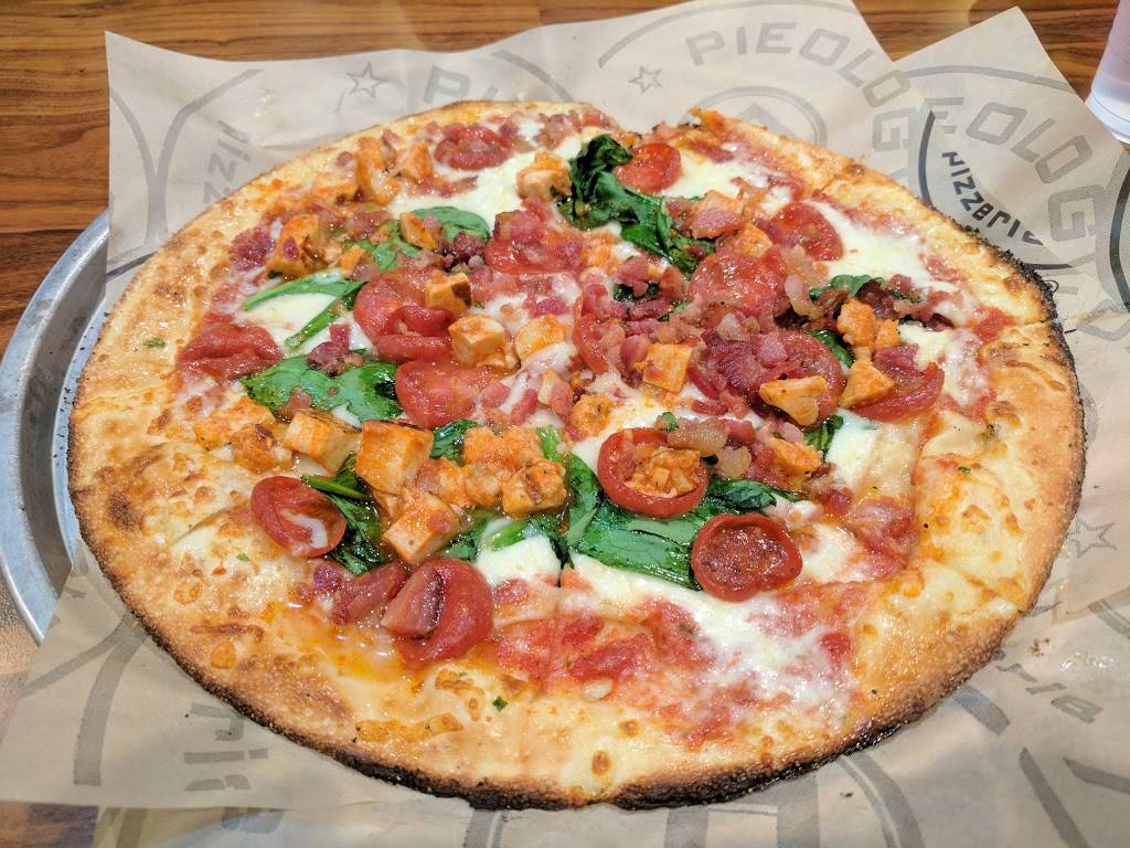 Pieology Pizzeria, St. Louis, MO | restaurant | 122 S County Center Way, St. Louis, MO 63129, USA | 3144161413 OR +1 314-416-1413