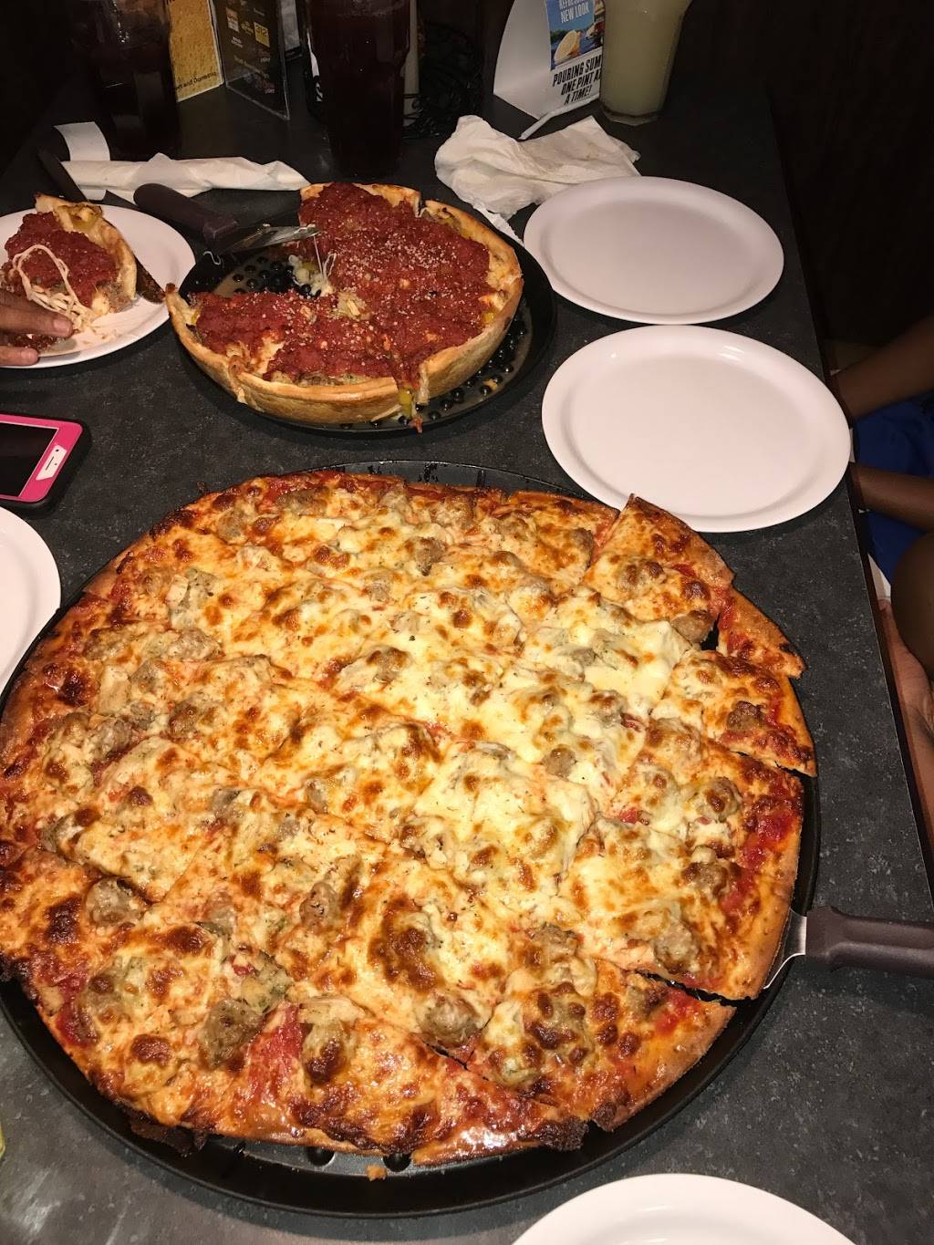 Rosatis Pizza | restaurant | 5504 W Lincoln Hwy, Schererville, IN 46375, USA | 2198641114 OR +1 219-864-1114