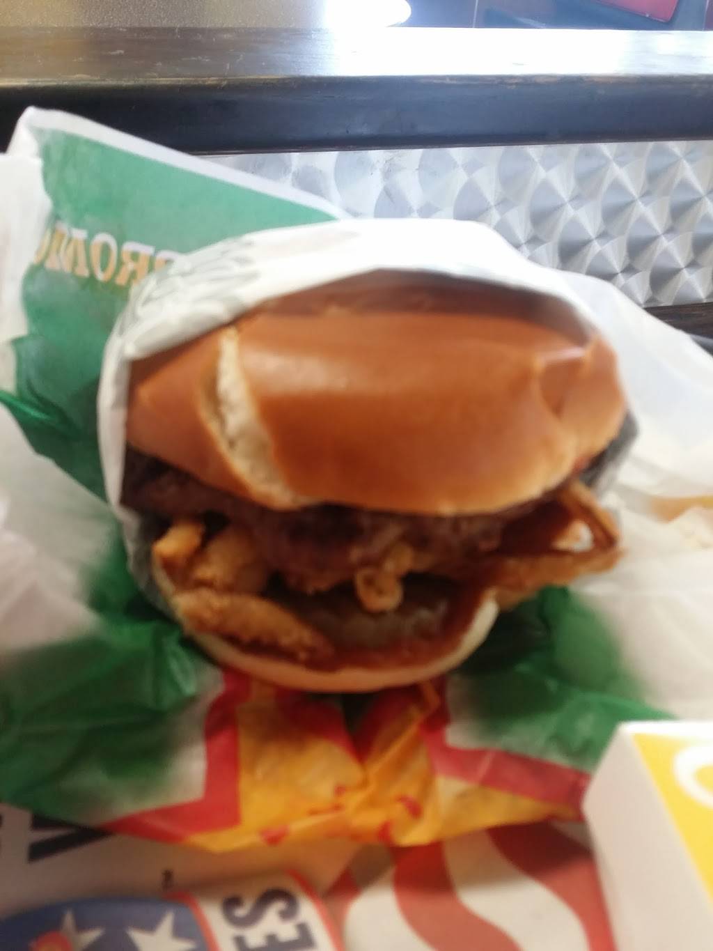 Carls Jr. | restaurant | 8110 Parkway Dr, La Mesa, CA 91942, USA | 6196982920 OR +1 619-698-2920