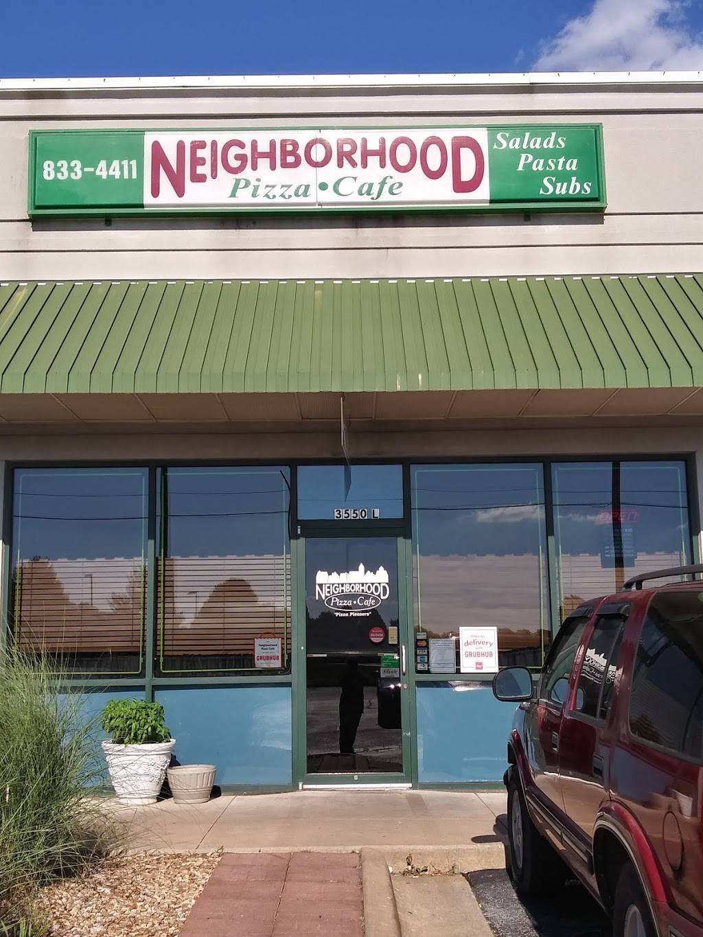 Neighborhood Pizza Cafe | restaurant | 3550 N Glenstone Ave, Springfield, MO 65803, USA | 4178334411 OR +1 417-833-4411