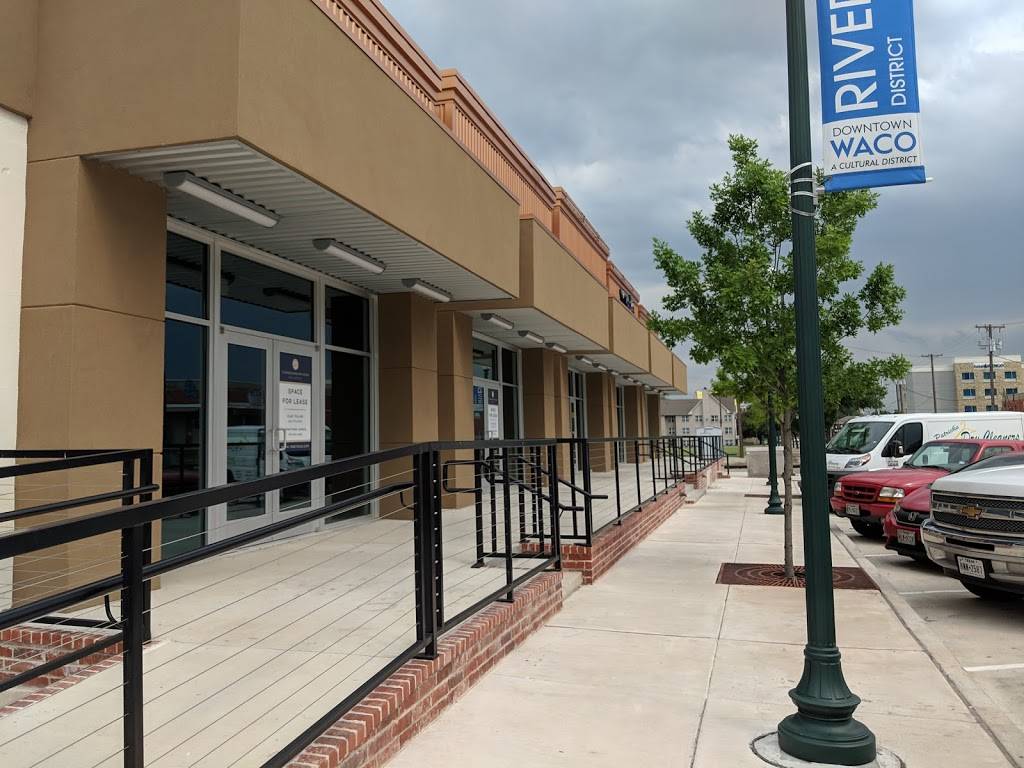 Putters: Arcade - Mini Golf - Sports Bar | restaurant | 320 S 2nd St, Waco, TX 76701, USA | 2543405198 OR +1 254-340-5198