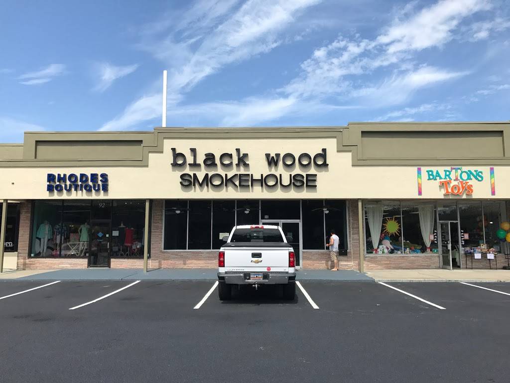 Black Wood Smokehouse | restaurant | 90 Folly Rd Blvd, Charleston, SC 29407, USA | 8437893722 OR +1 843-789-3722