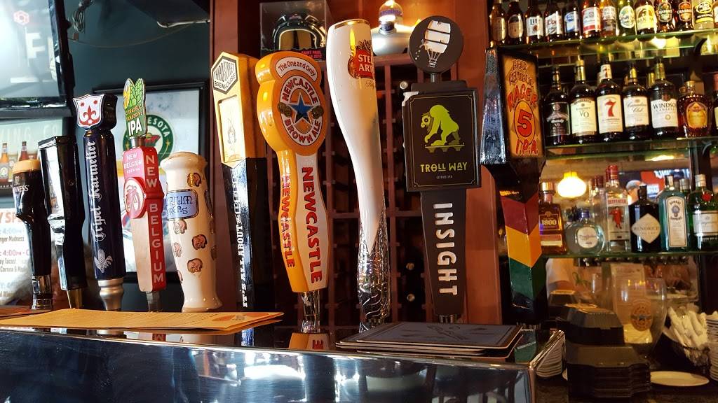 Burger Moes | restaurant | 242 7th St W, St Paul, MN 55102, USA | 6512223100 OR +1 651-222-3100