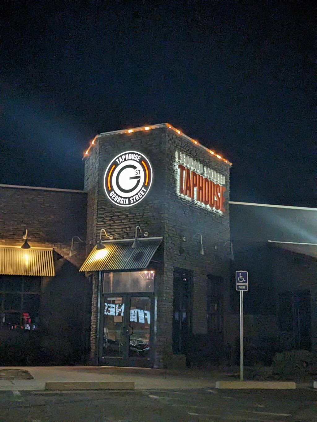 Georgia Street Taphouse | restaurant | 2001 S Georgia St, Amarillo, TX 79109, USA | 8068037000 OR +1 806-803-7000