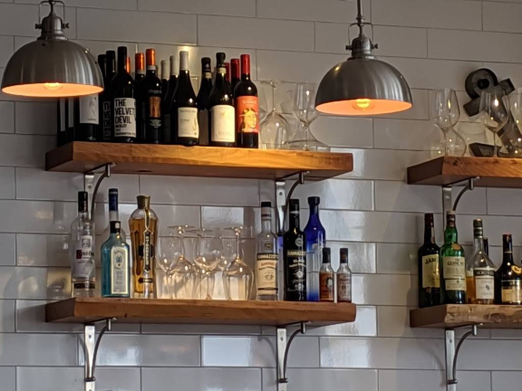 Lago Trattoria | restaurant | 301 Main St, Port Dover, ON N0A 1N0, Canada | 5195833337 OR +1 519-583-3337