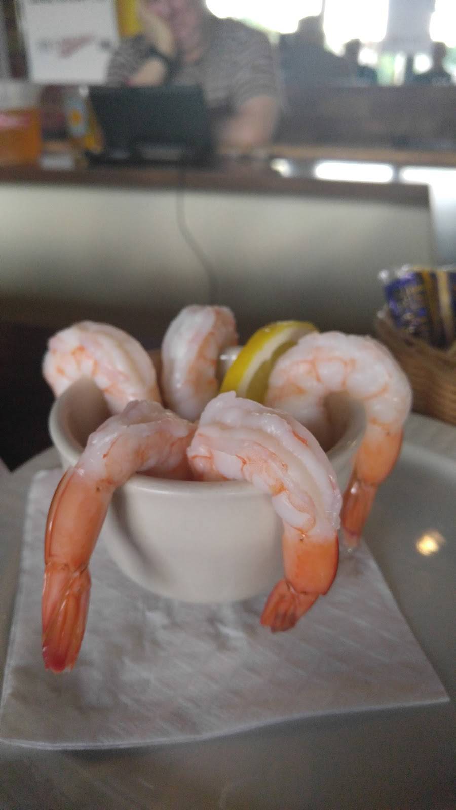 GGs Bar & Grill | restaurant | 5701 E 71st St, Indianapolis, IN 46220, USA | 3175958900 OR +1 317-595-8900