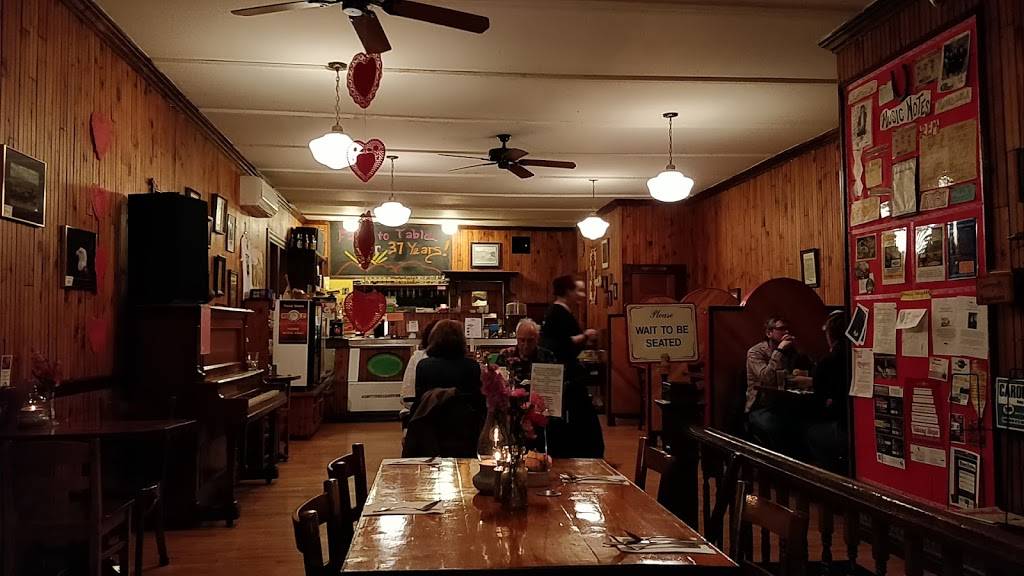 Whole in the Wall | restaurant | 43 S Washington St, Binghamton, NY 13903, USA | 6077225138 OR +1 607-722-5138