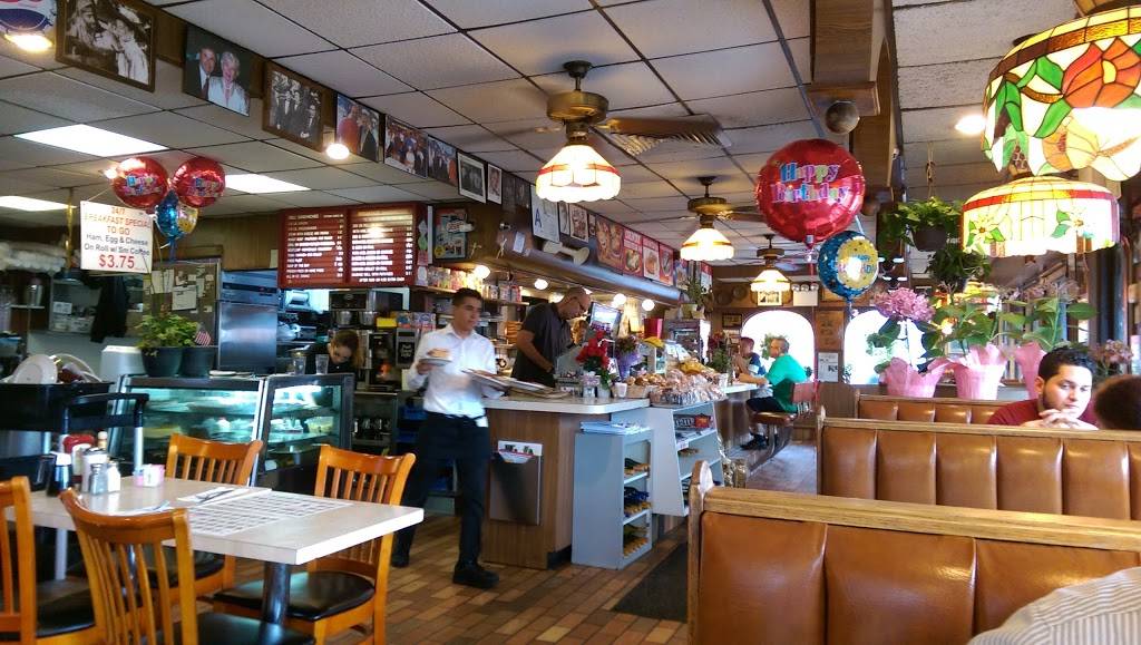 Kanes | restaurant | 44-15 College Boulevard, Flushing, NY 11355, USA | 7184635787 OR +1 718-463-5787