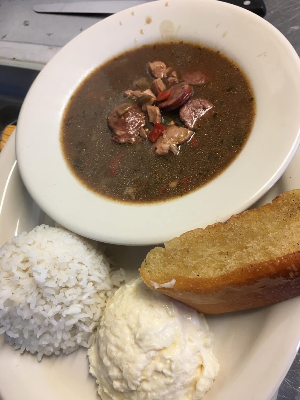 Kajun King | restaurant | 108 S Main St, St Martinville, LA 70582, USA | 3373422160 OR +1 337-342-2160