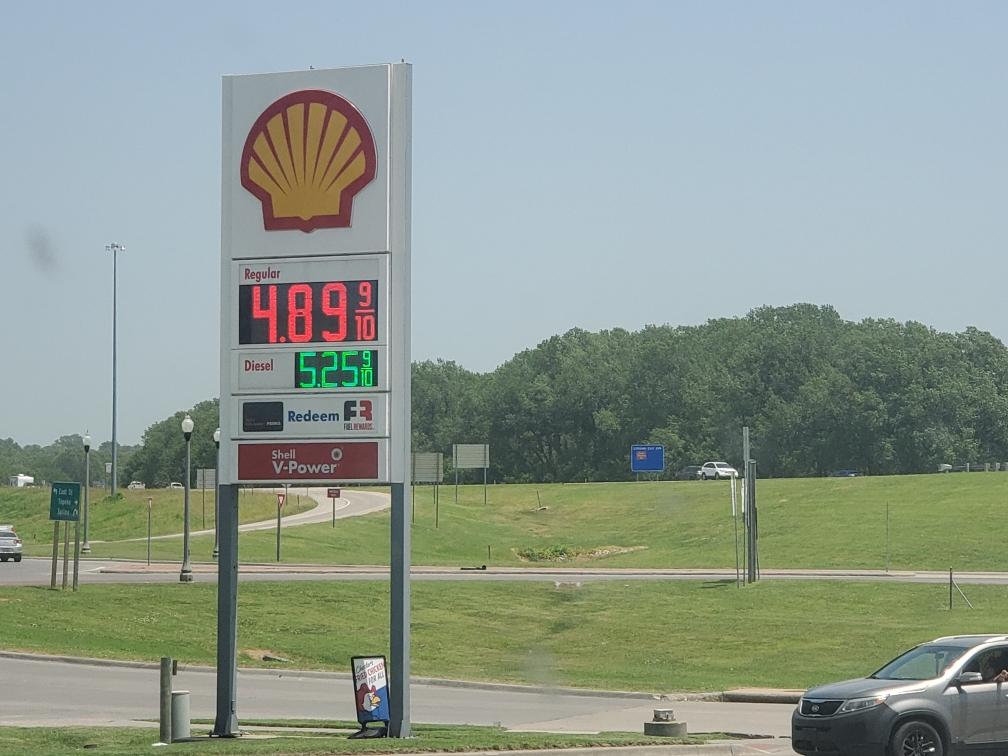 Shell | restaurant | 821 E Chestnut St, Junction City, KS 66441, USA | 7857627772 OR +1 785-762-7772