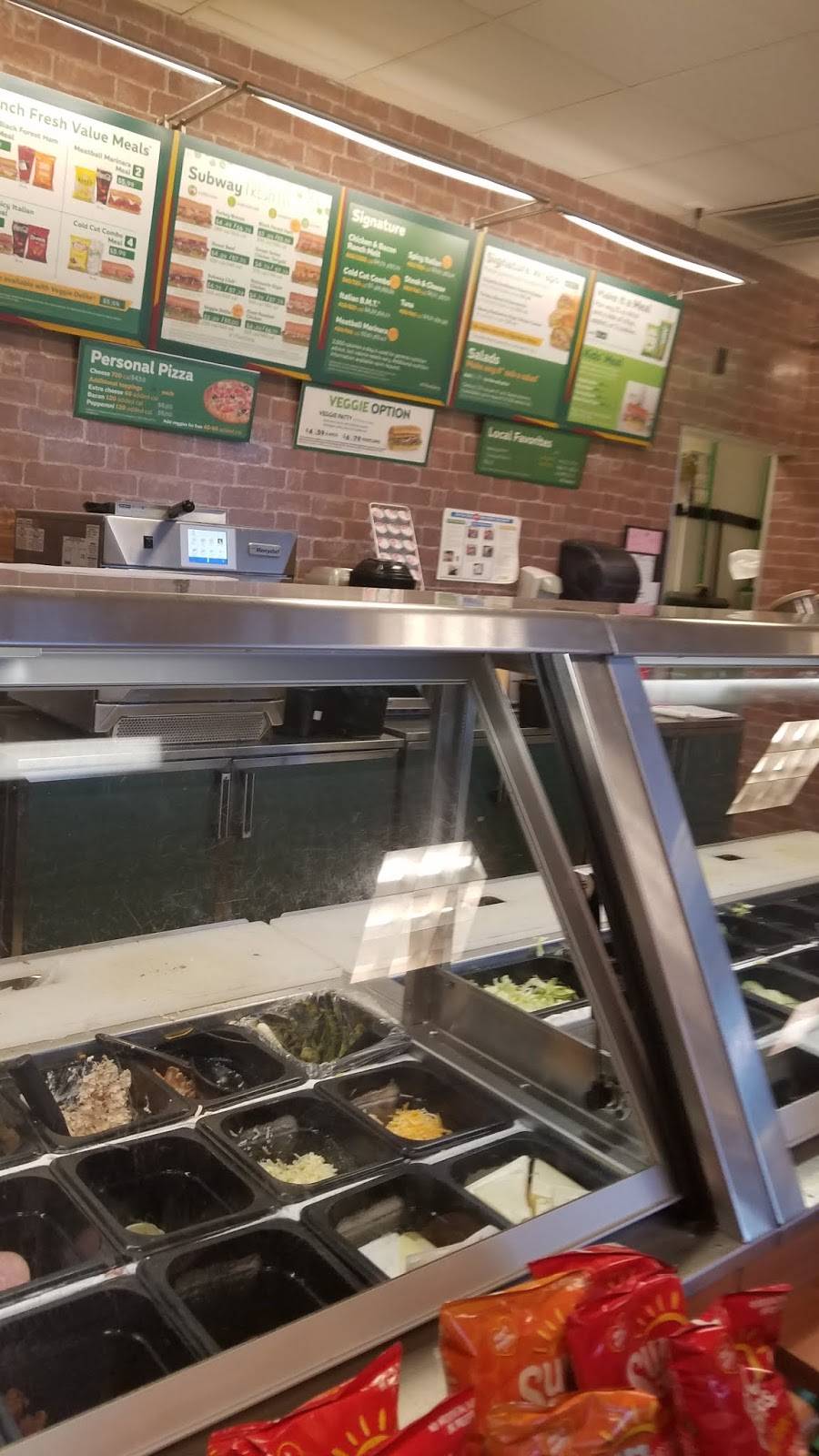 Subway | restaurant | 2333 Biddle Ave, Wyandotte, MI 48192, USA | 7342509175 OR +1 734-250-9175