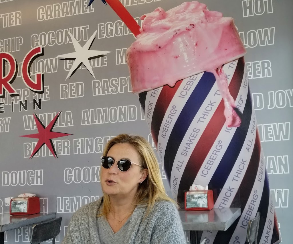 Iceberg Drive Inn- Santaquin | restaurant | 34 Highland Dr, Santaquin, UT 84655, USA | 8016098484 OR +1 801-609-8484