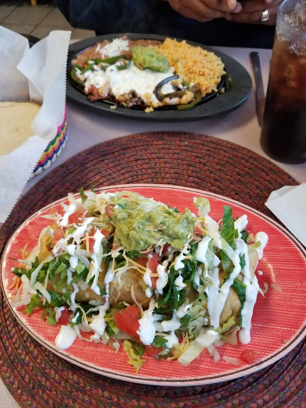 Los Molcajetes Taqueria Restaurant | restaurant | 155 Irving Ave, Bridgeton, NJ 08302, USA | 8564595024 OR +1 856-459-5024