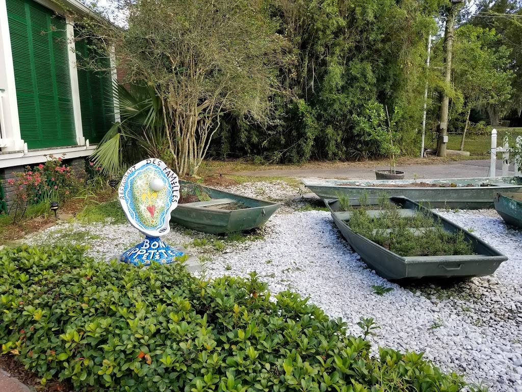 Restaurant des Familles | restaurant | 7163 Barataria Blvd, Marrero, LA 70072, USA | 5046897834 OR +1 504-689-7834