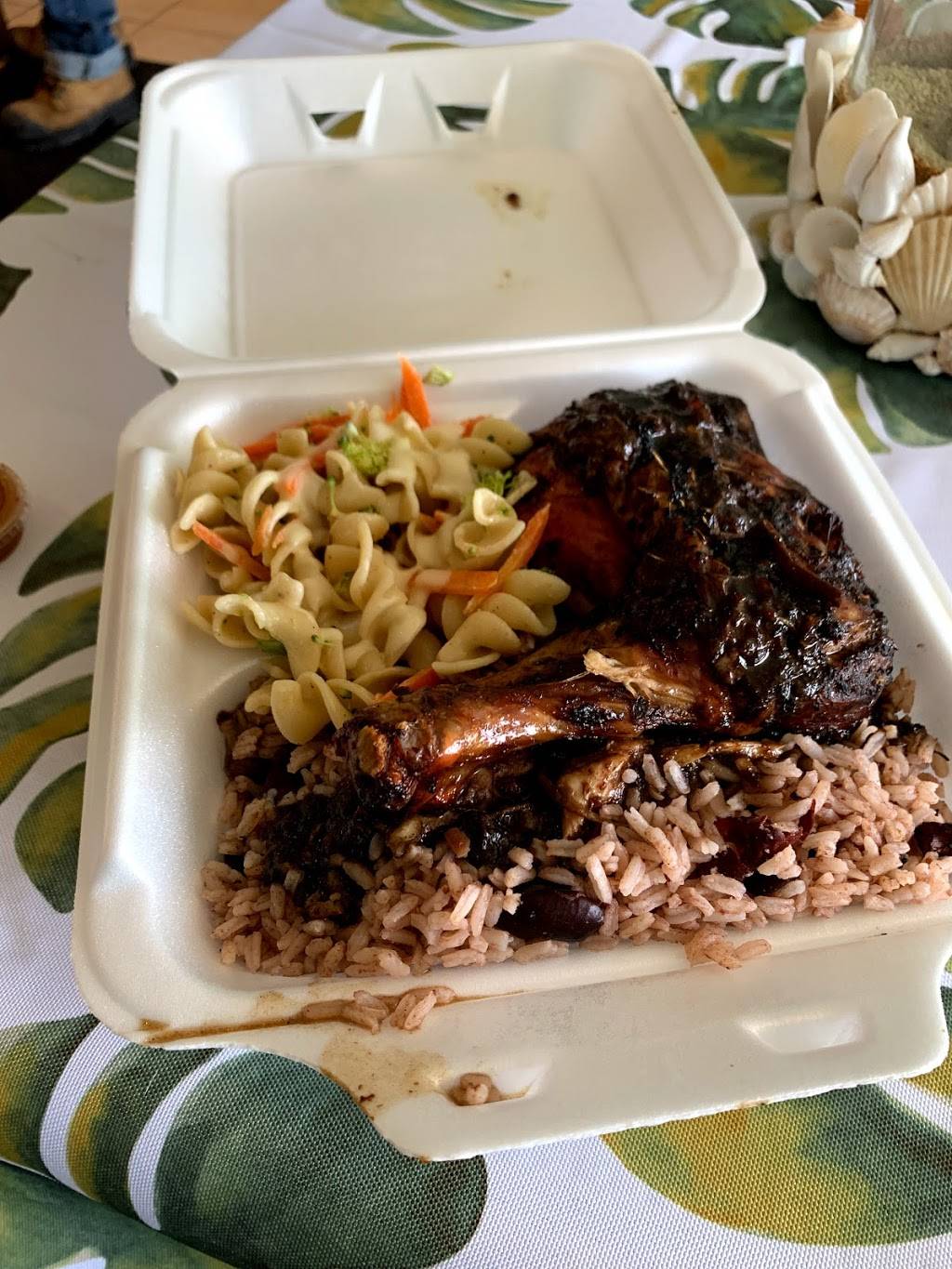 Island Dish Alliston | restaurant | 176 Victoria St E, Alliston, ON L9R 1K6, Canada | 7058543474 OR +1 705-854-3474