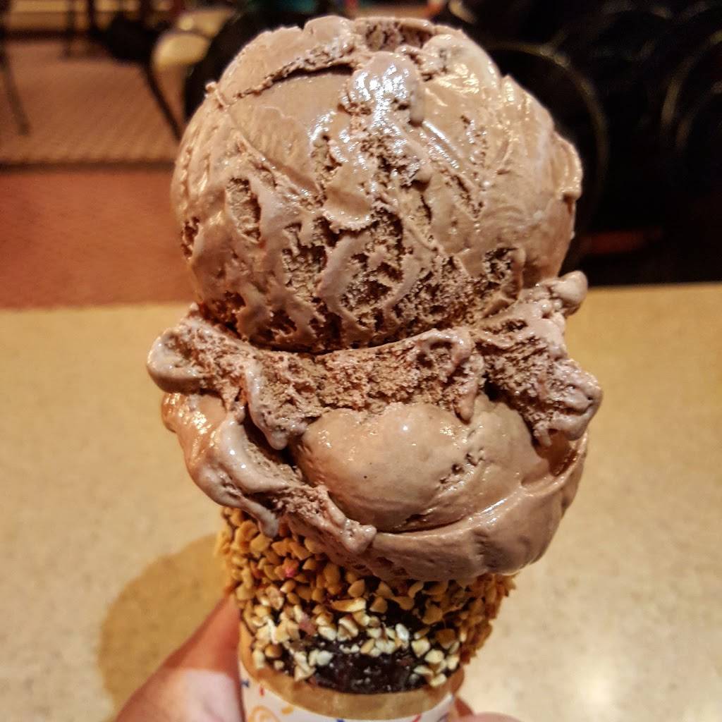 Gibson Girl Ice Cream Parlor | restaurant | Disneyland Park, Anaheim, CA 92802, USA | 7147813463 OR +1 714-781-3463