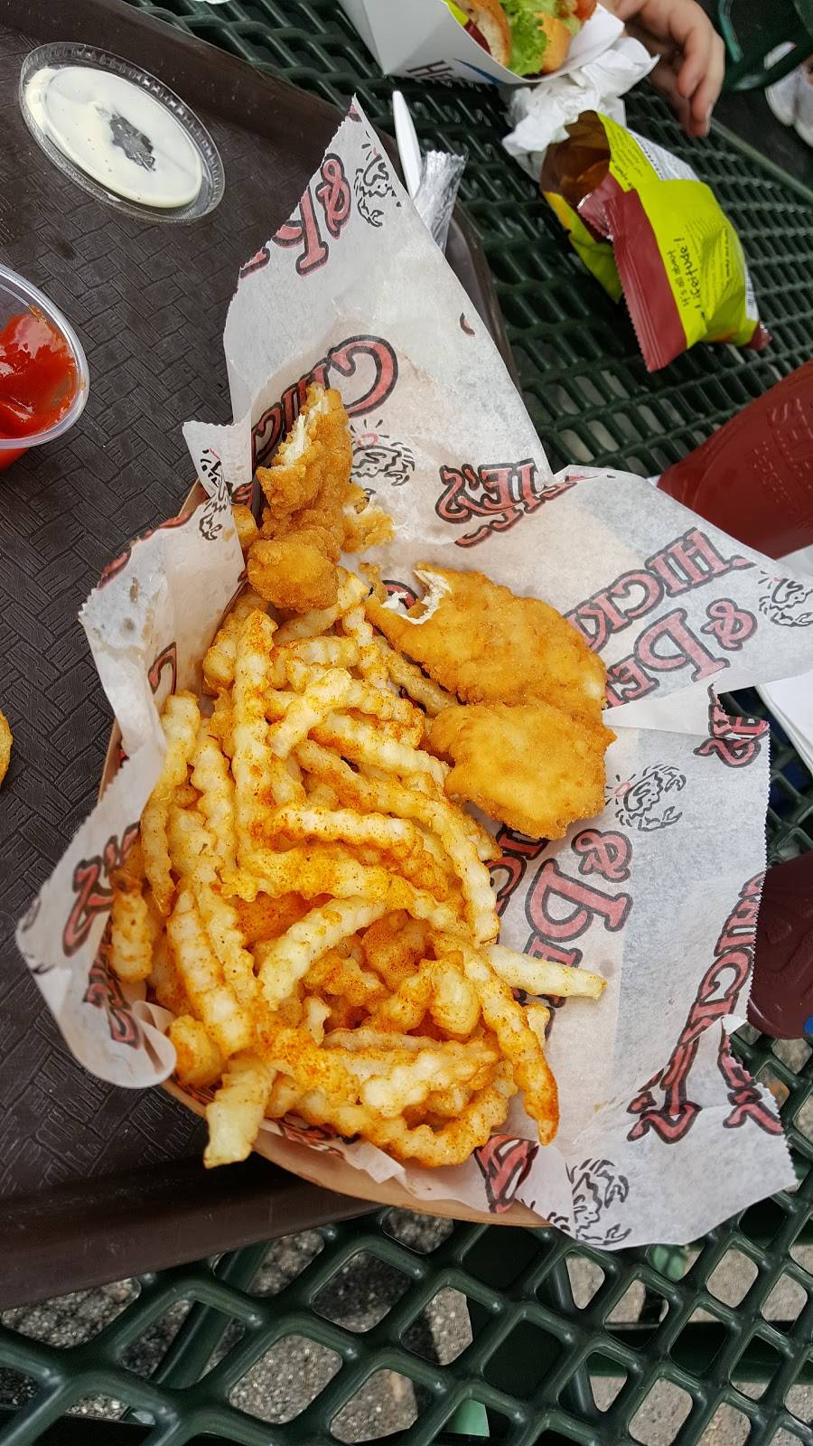 Chickies & Petes | restaurant | 908 Boardwalk, Ocean City, NJ 08226, USA | 6095458720 OR +1 609-545-8720