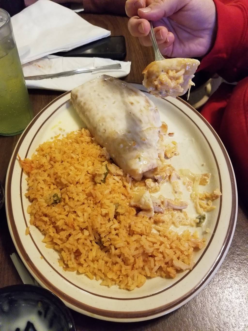 Taqueria Hernandez | restaurant | 999 Trenton Ave, Uhrichsville, OH 44683, USA | 3303656607 OR +1 330-365-6607