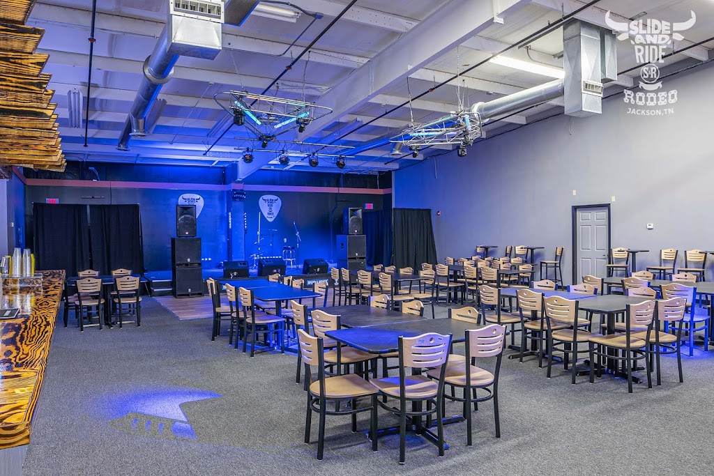Slide & Ride Rodeo | restaurant | 45 Broadview Dr, Jackson, TN 38305, USA | 7312340421 OR +1 731-234-0421