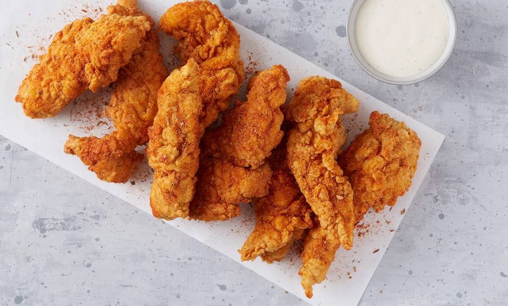 Wings Over Farmingdale‎ | restaurant | 221 Main St, Farmingdale, NY 11735, USA | 5167569464 OR +1 516-756-9464