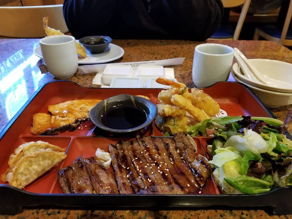 Sushi Sumo | restaurant | 1831 W Redondo Beach Blvd, Gardena, CA 90247, USA | 3105160499 OR +1 310-516-0499