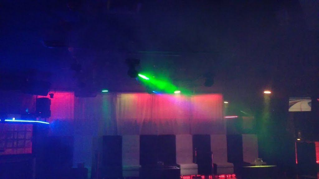 Viva Le Mirage | night club | 5990 Winkler Rd, Fort Myers, FL 33919, USA | 2392260086 OR +1 239-226-0086