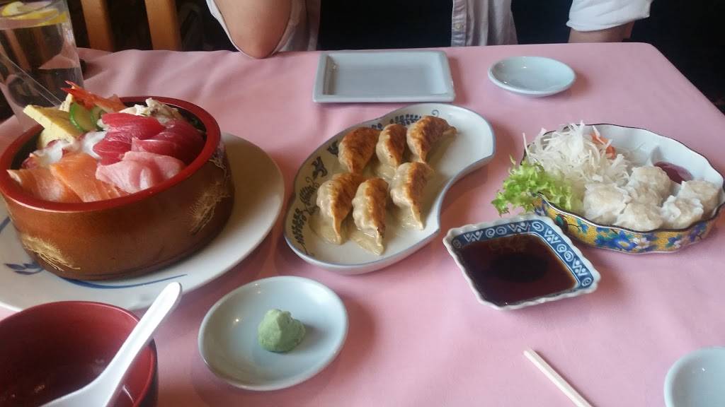 Sake Japanese Restaurant | restaurant | 670 Broadway, Saugus, MA 01906, USA | 7812333858 OR +1 781-233-3858