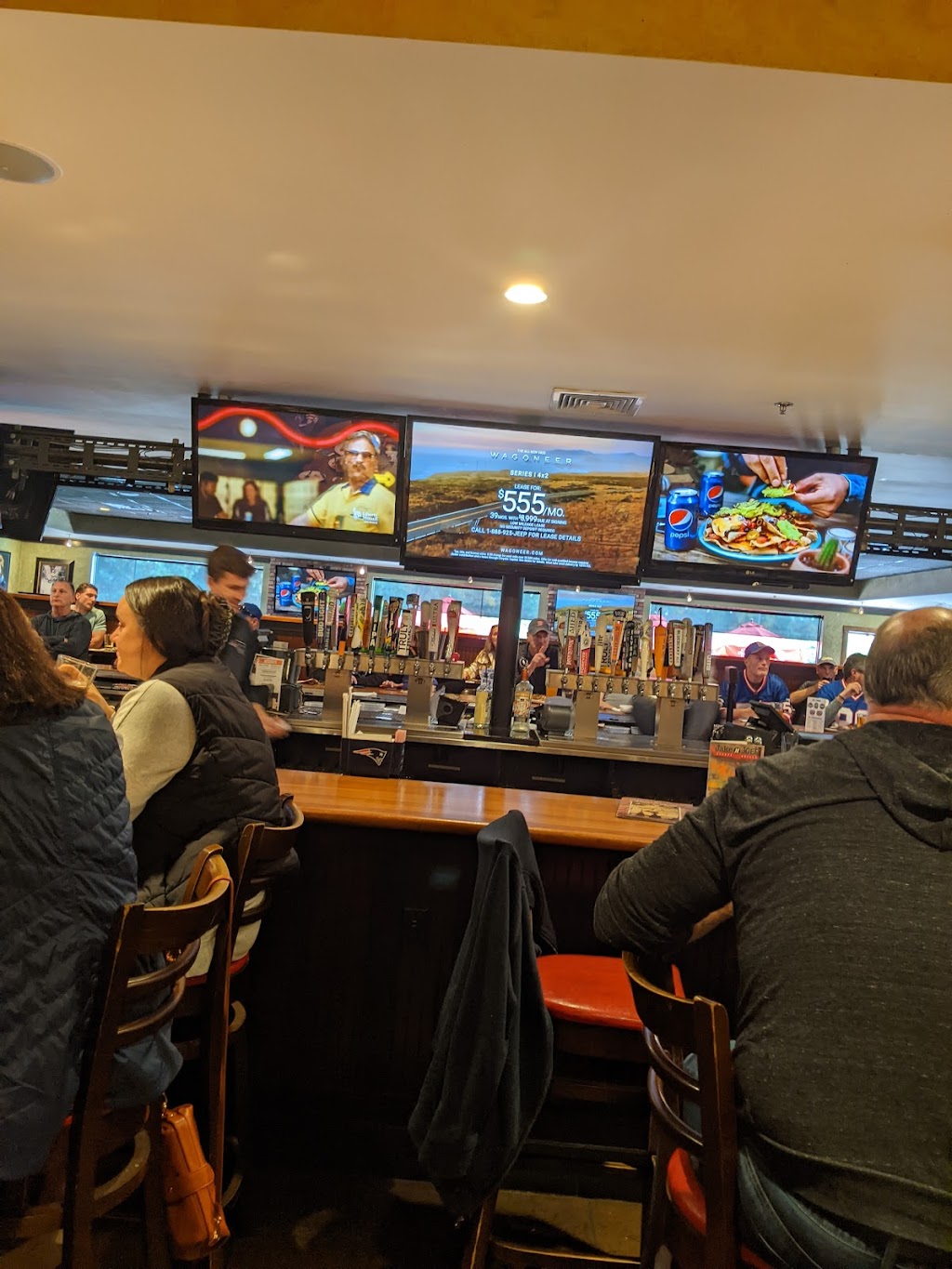 Jake n JOES Sports Grille - Foxboro | restaurant | 25 Foxborough Blvd, Foxborough, MA 02035, USA | 5085430535 OR +1 508-543-0535