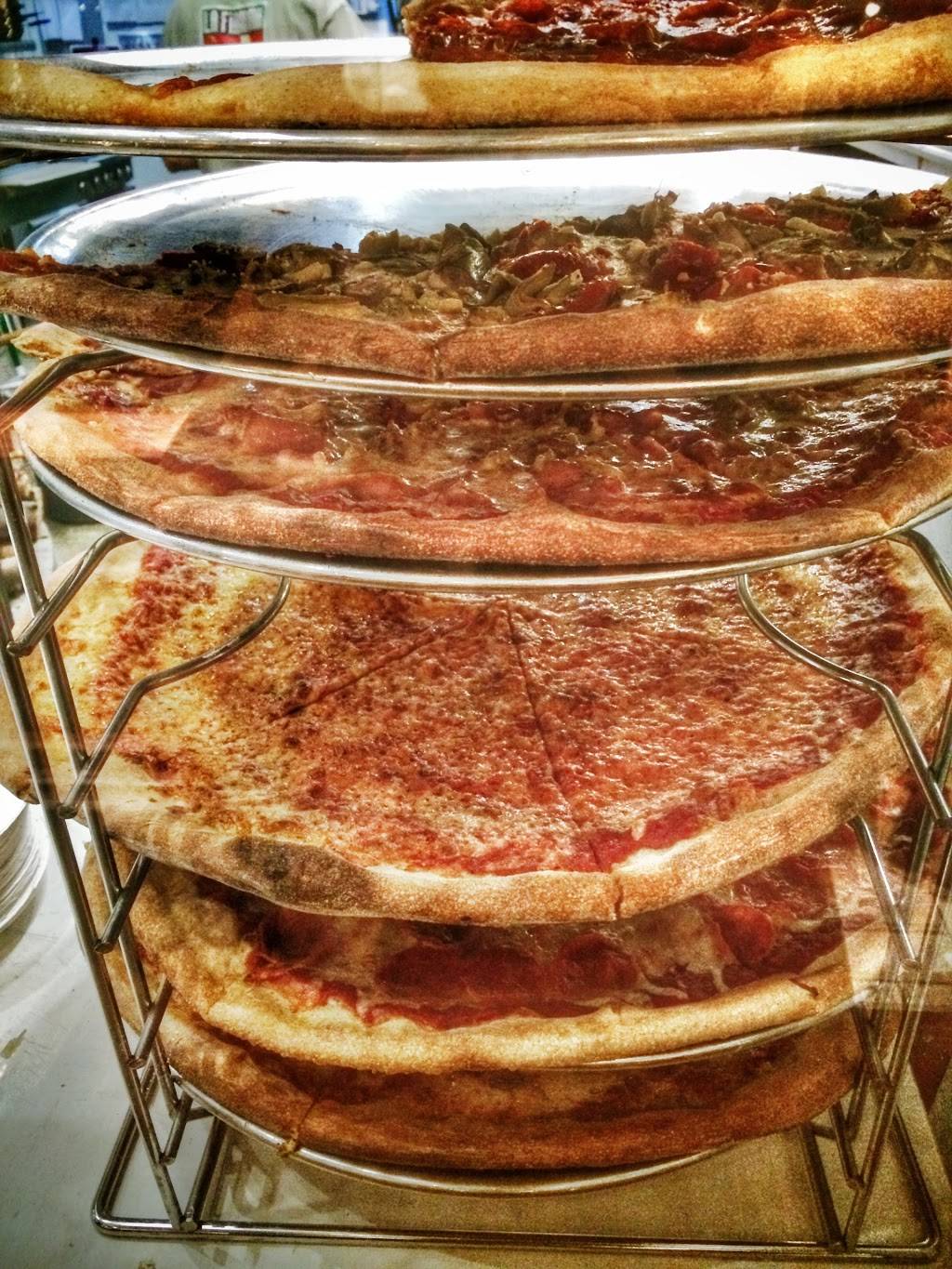 Pye Hole | restaurant | Side Window, 200 E Chestnut St, Bellingham, WA 98225, USA | 3606470060 OR +1 360-647-0060