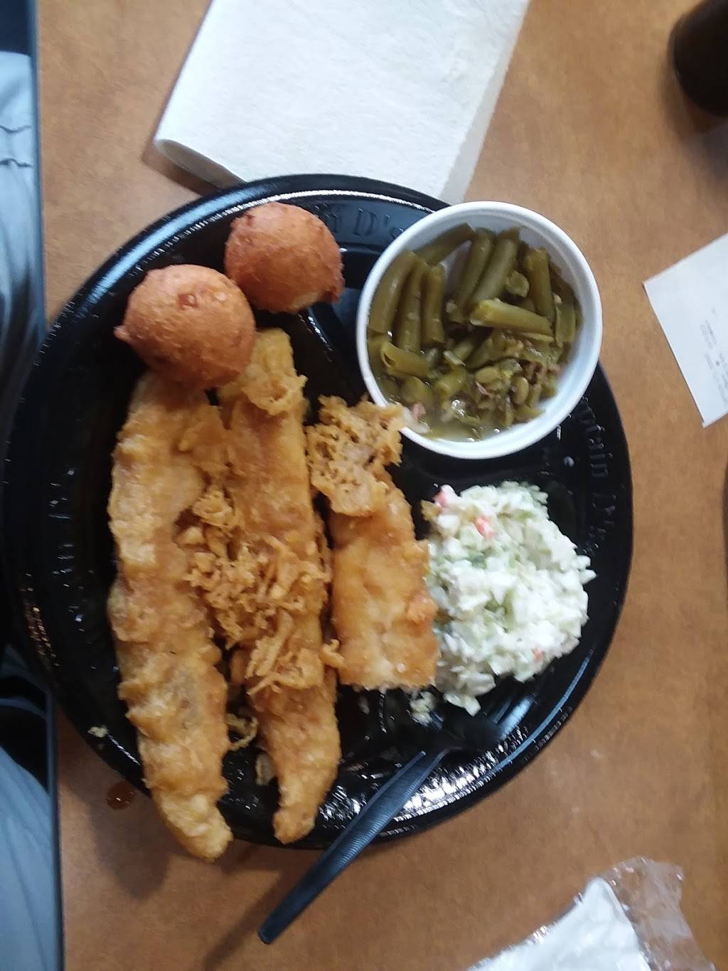 Captain Ds | restaurant | 810 Columbus Pkwy, Opelika, AL 36801, USA | 3347373877 OR +1 334-737-3877