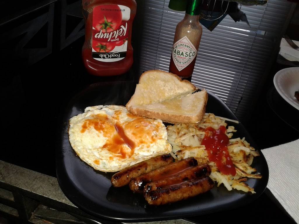 Triskeles | restaurant | 1801 S 3rd St, Milwaukee, WI 53204, USA | 4148375950 OR +1 414-837-5950