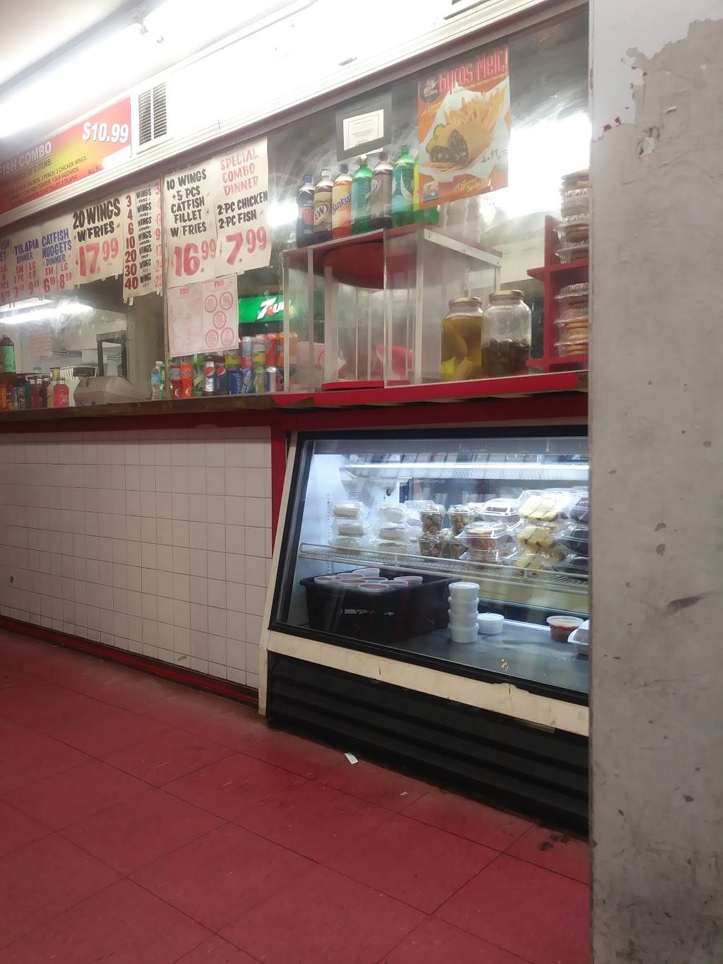 J & J Fish & Chicken | restaurant | 5500 W Chicago Ave, Chicago, IL 60651, USA | 7736269805 OR +1 773-626-9805