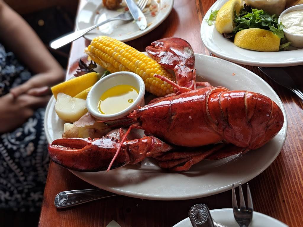 The Black Dog Tavern | restaurant | 20 Beach Street Extension, Vineyard Haven, MA 02568, USA | 5086939223 OR +1 508-693-9223