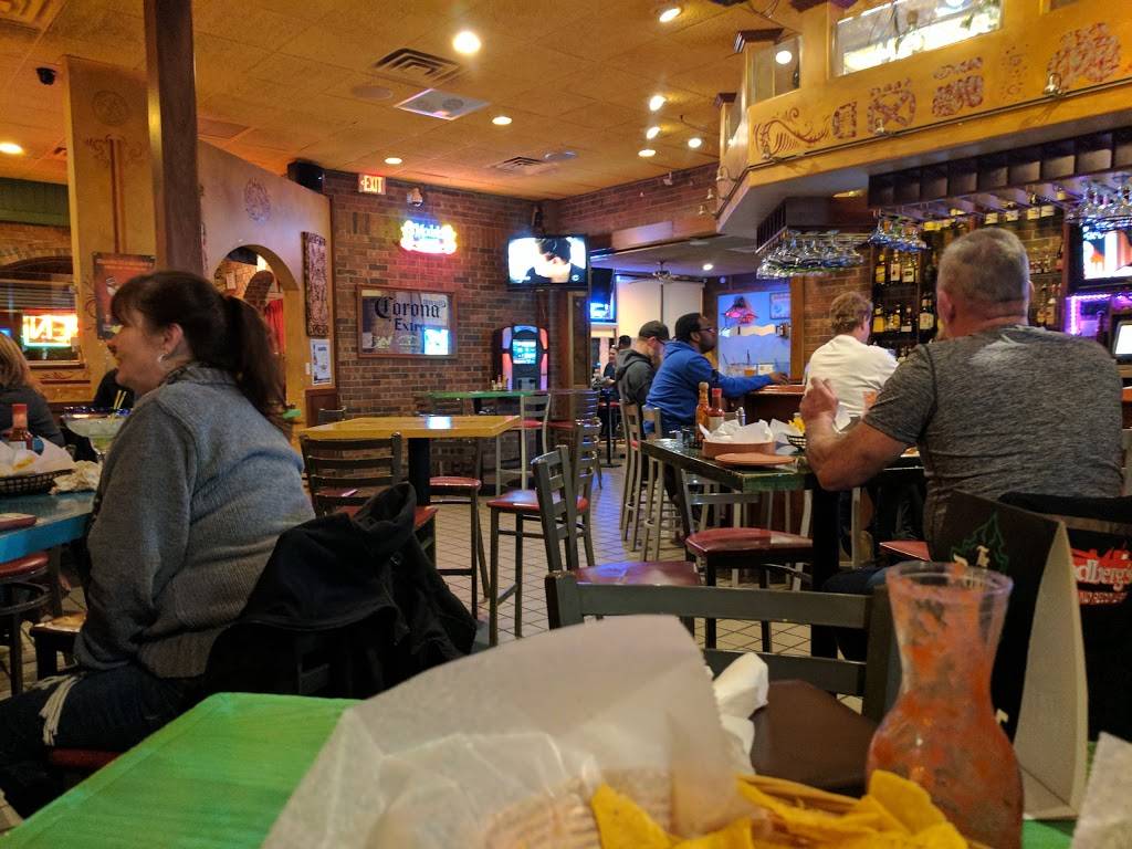 El Salto Restaurant | restaurant | 3304 Calumet Ave, Valparaiso, IN 46383, USA | 2194620100 OR +1 219-462-0100